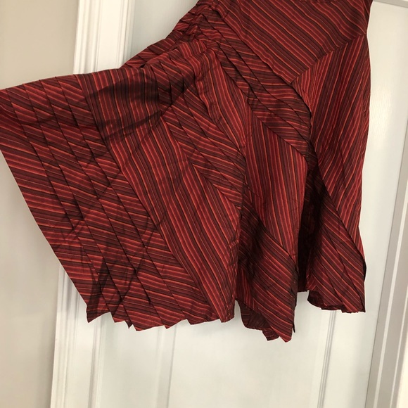 Gorgeous Asymmetrical Pleated Stripped Deep Burnt Orange Reddish Skirt - Picture 4 of 4
